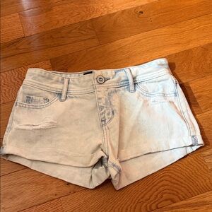 Light Wash Denim Roll-Cuff Women’s Shorts